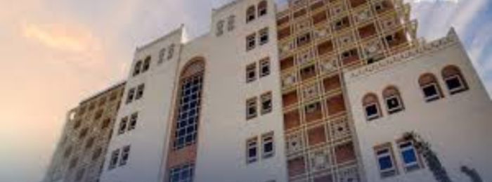  صنعاء.. بنك يعلن عن تقليص عدد موظفيه بسبب الظروف الاستثنائية