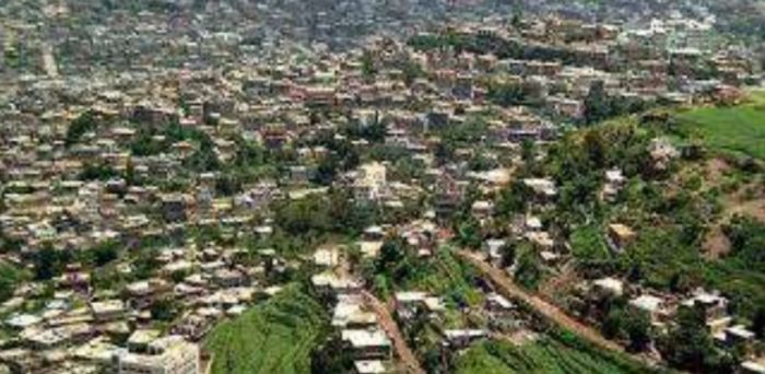  احتجاج مسلح لقبيلة خولان الطيال في إب ضد أحكام الحوثيين