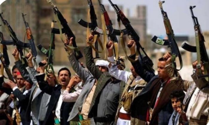  مليشيا الحوثي تختطف عشرات الموظفين من مركز تجاري في إب