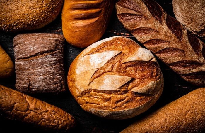 خبيرة تغذية تحذر: هذه أنواع الخبز تزيد الوزن وتضر بالصحة