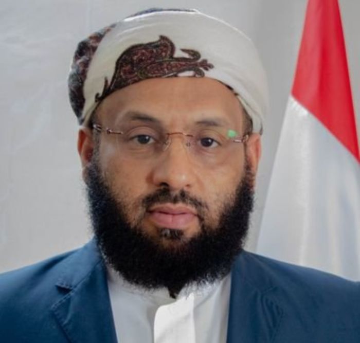  وزير الأوقاف يحذّر من خطورة النعرات المناطقية ويدعو إلى تغليب المصلحة الوطنية