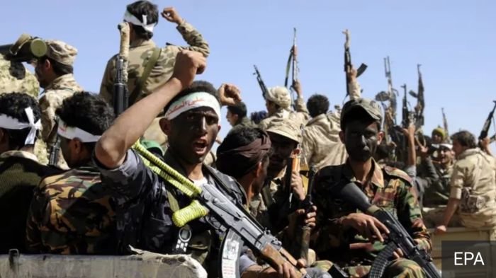 تعزيزات عسكرية حوثية تتحرك من ذمار إلى البيضاء على خطوط التماس