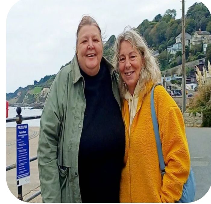 بعد 51 عاماً من الفراق.. شقيقتان تلتقيان من جديد وقصتهما تبدأ بجريمة هزّت طفولتهما