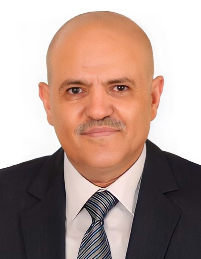  محافظ تعز يصدر قرارات بتكليف مديري عموم الأشغال والشؤون الفنية وصندوق النظافة