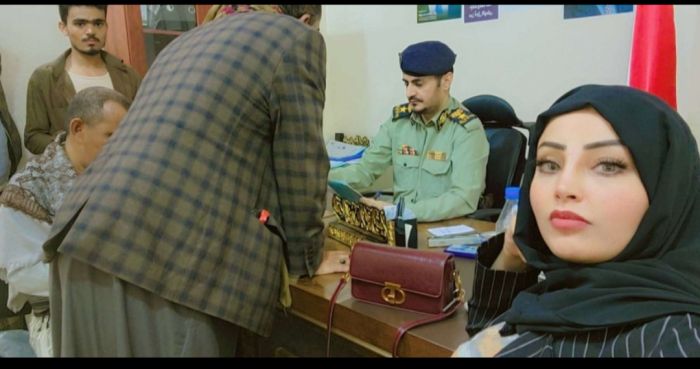 أشواق علي تكسر الصمت: تجربتي في المخا مواطنة لا سياسية، وصورتي ليست وقودًا للصراعات