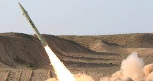 إطلاق دفعة صواريخ باليستية من تعز باتجاه الساحل الغربي يثير حالة من القلق والترقب