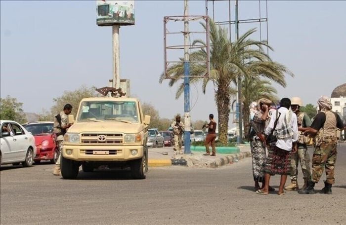 اليمن في مهب العبث: انهيار البوصلة الوطنية وجرّ البلاد إلى هاوية التفكيك الشامل