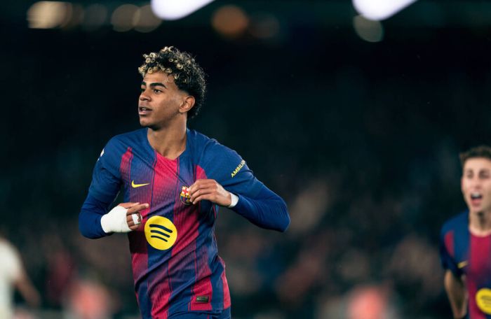 لامين جمال.. الفتى الذهبي يحطم المستحيل ويبلغ 100 مساهمة تهديفية في سن الـ18