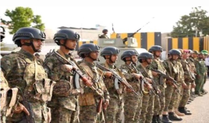  العمالقة تسلّم تأمين حي السفارات وساحة العروض لقوات الأمن الوطني في عدن