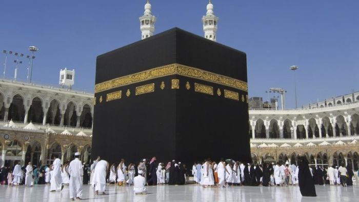 ارتفاع أسعار تأشيرات العمرة في اليمن.. أزمة إجرائية تُثقل كاهل المواطنين