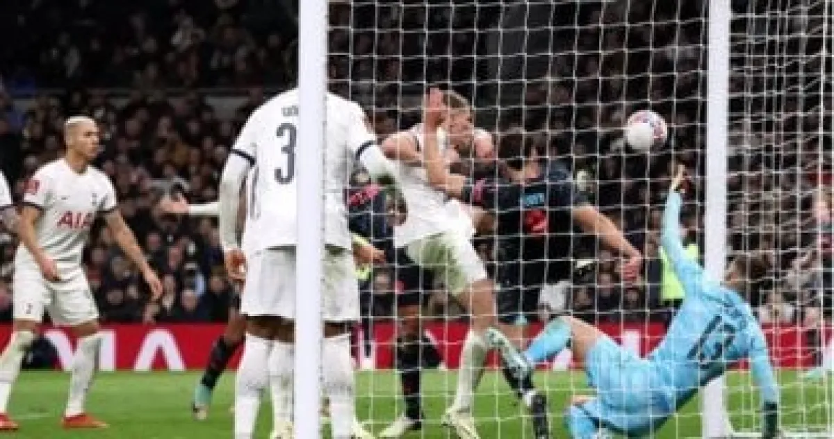 جدول نار الأحد الكروي: قمة السيتي أمام توتنهام ومواجهات أفريقية حاسمة