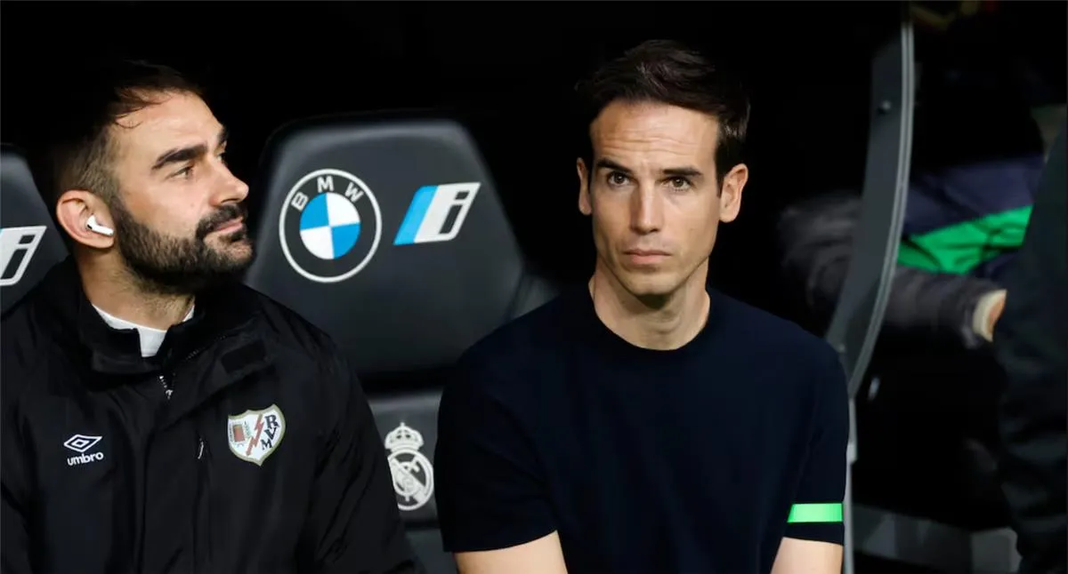 مدرب رايو فاليكانو يمتدح فريقه رغم الخسارة: كنا الأفضل.. وصمتٌ عن التحكيم