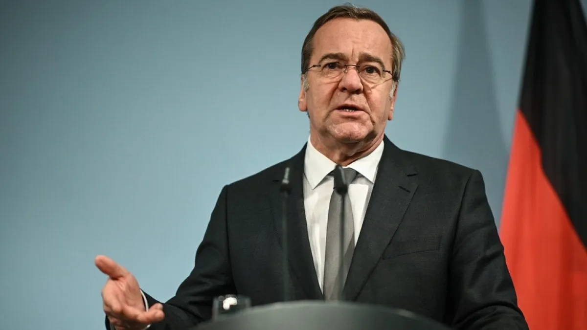 وزير الدفاع الألماني يدعو لدعم أوكرانيا ويصف معارضي الديمقراطية بـ"أعداء"