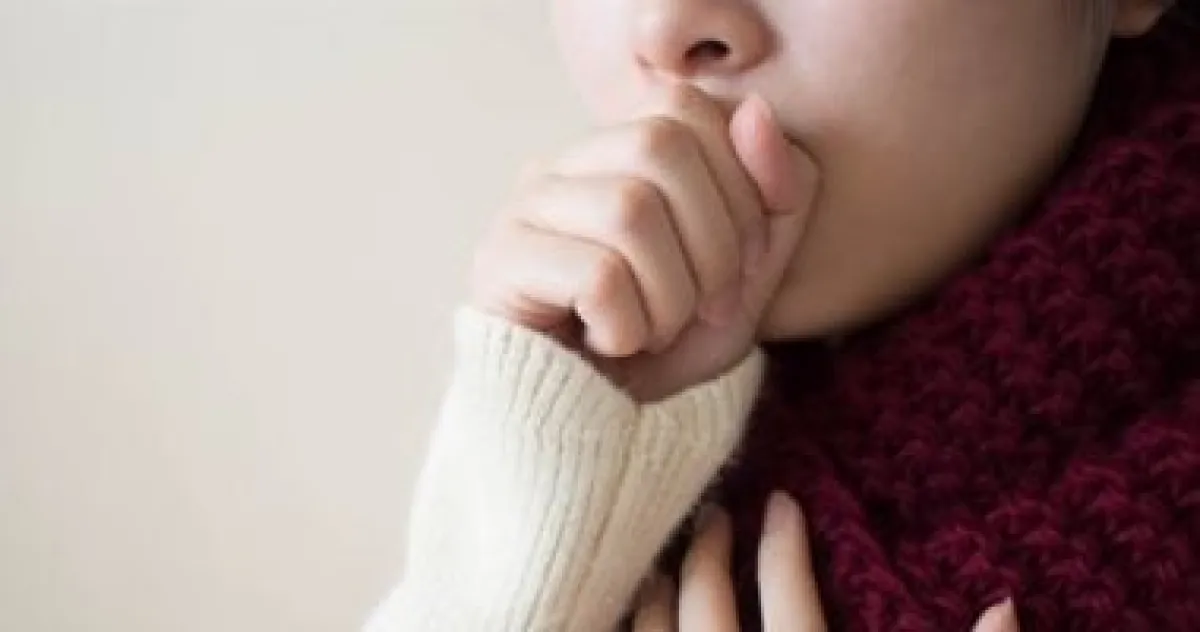 السعال الشتوي: متى يكون مجرد إزعاج ومتى يحتاج لزيارة الطبيب؟