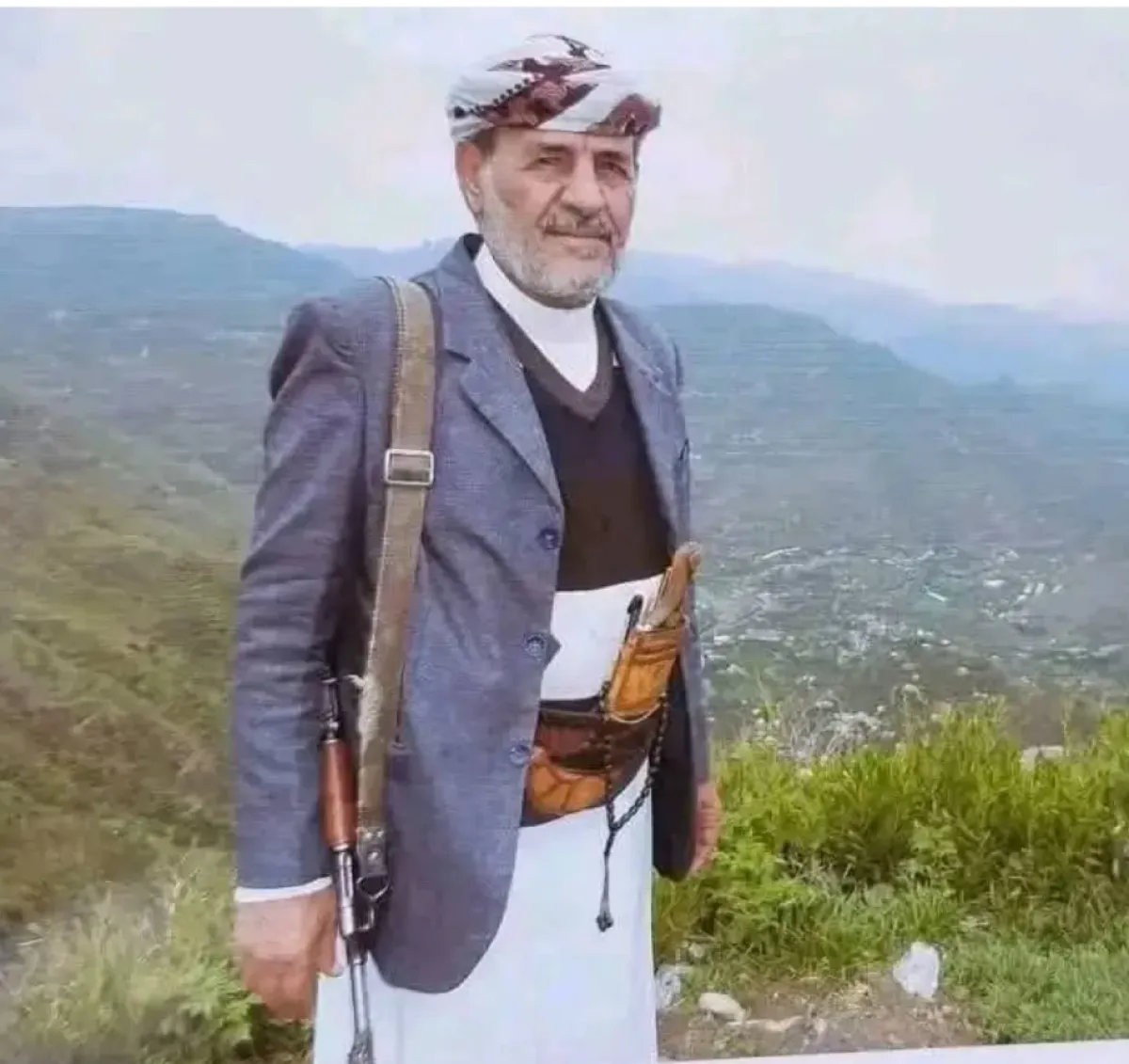 مقتل الشيخ حزام العجي المنصوري داخل مسجد في البيضاء على يد مسلح حوثي