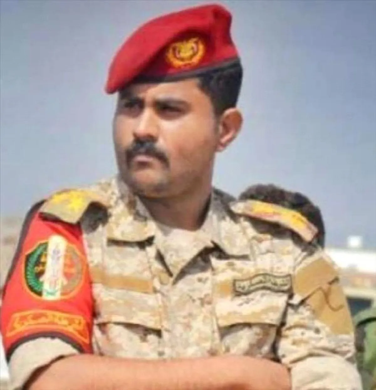 غضب قبلي يهز عدن: توقيف قائد عسكري يشعل مواجهة مع “فوضى النقاط”