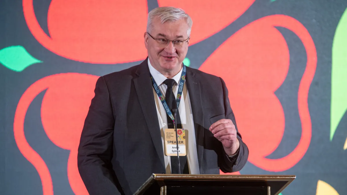 أوكرانيا تصف رئيس الفيفا بـ"المنحط أخلاقياً" لانتقاده حظر الرياضيين الروس