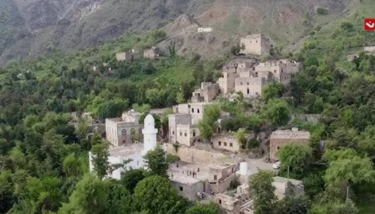 تعز .. أهالي قرى بالمعافر يشكون ضياع العام الدراسي في مدرسة النور بني خولان