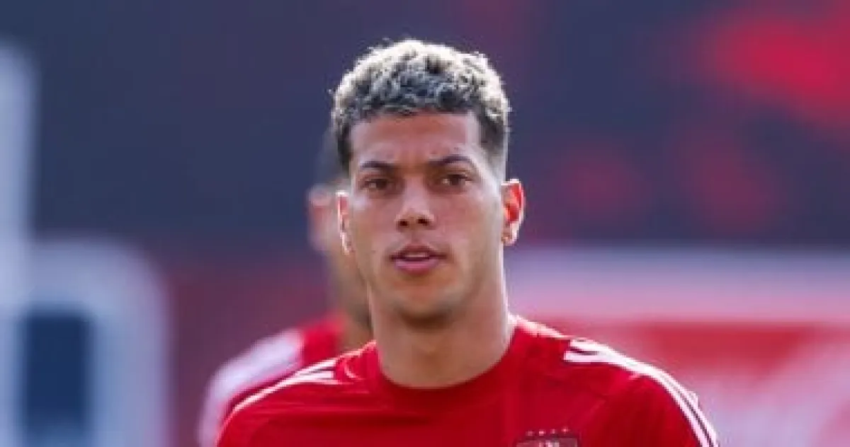 إمام عاشور يواصل تدريباته المنفردة في الأهلي وسط أنباء نفي عروض الاحتراف