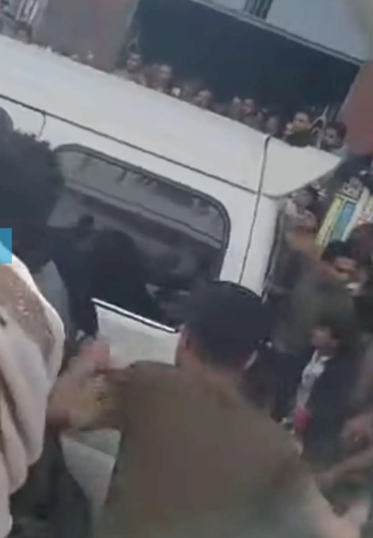 مواطنون يخلّصون ثلاث فتيات من محاولة اختطاف في إب