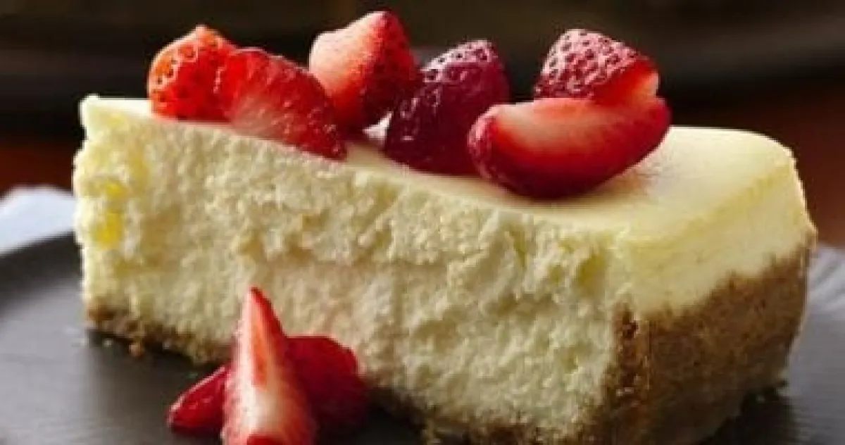 تشيز كيك الزبادي التريند: هل هي حلوى صحية حقاً؟ خبراء يجيبون