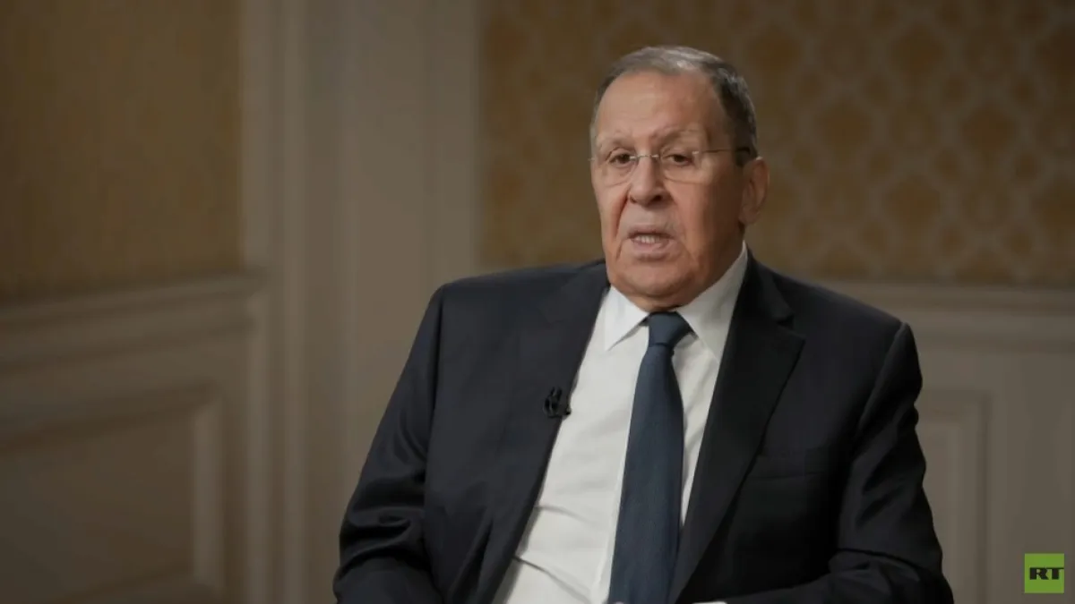 لافروف يتهم زيلينسكي بالتركيز على البقاء السياسي وعرقلة السلام