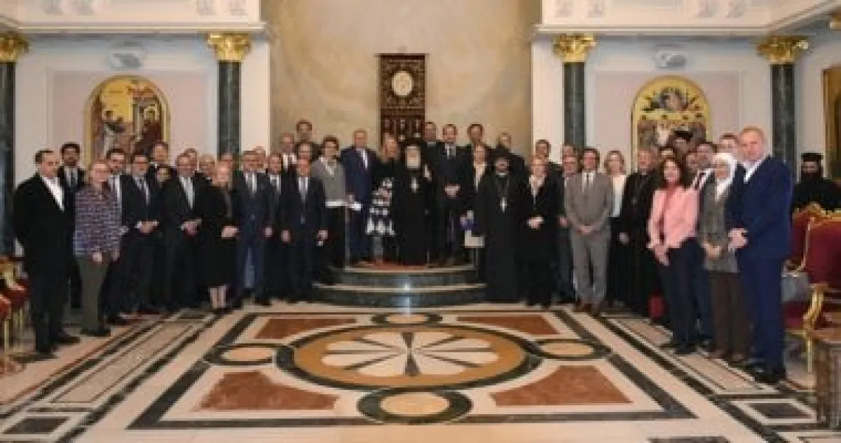 بطريرك الروم الأرثوذكس يحذر من تصعيد اعتداءات المستوطنين وقيود على الحريات في القدس