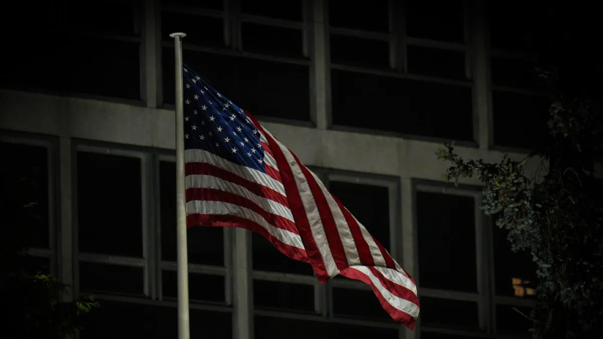 الولايات المتحدة تقطع اتصالاتها مع مسؤول برلماني بولندي كبير بسبب انتقاداته لترامب