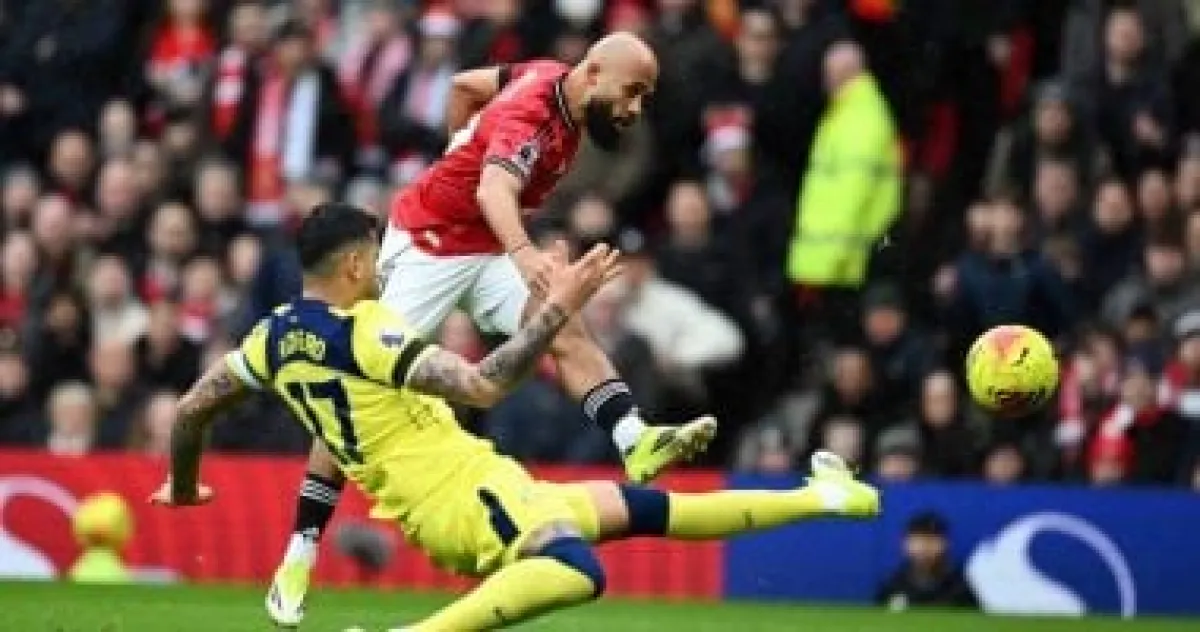 يونايتد يتقدم.. طرد مبكر وأهداف مثيرة أمام توتنهام في قمة البريميرليج