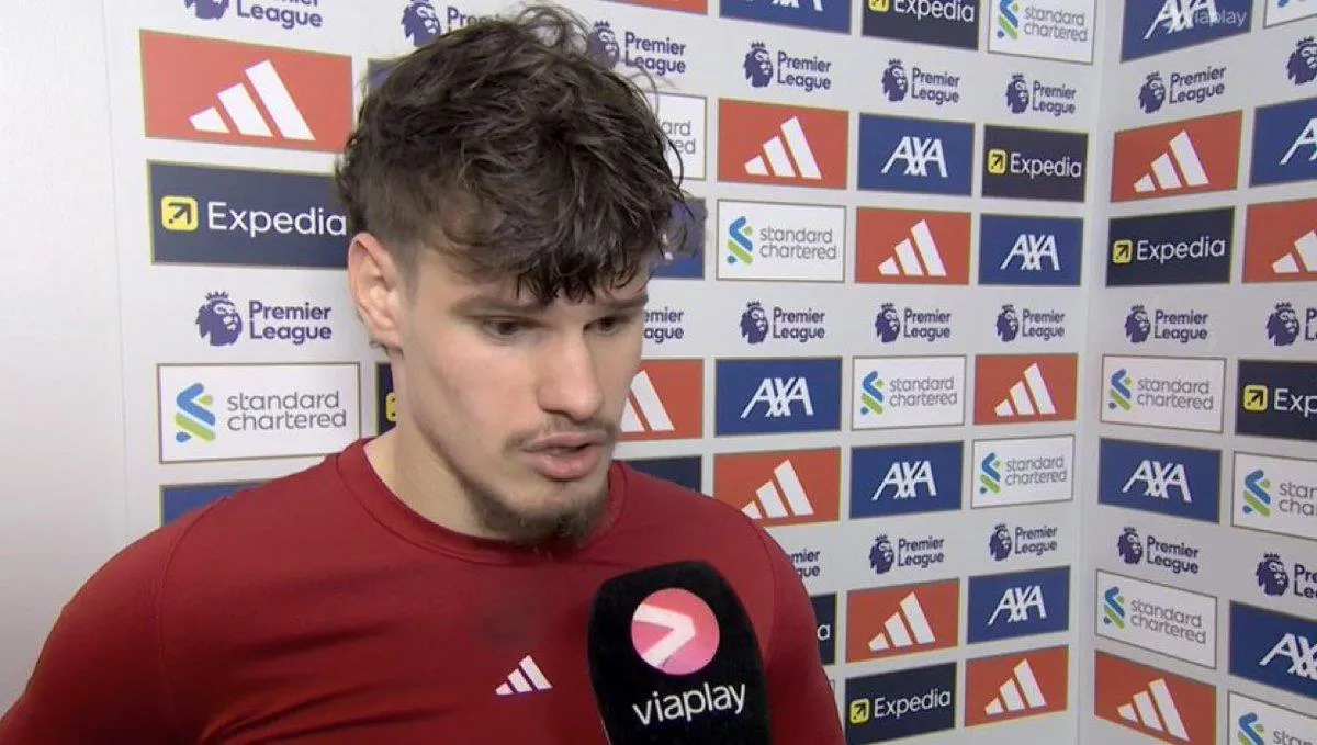 مدافع ليفربول يوجه اللوم لحارس أليسون بعد الخسارة أمام السيتي