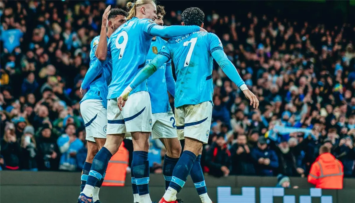 ريتشاردز يثني على مرموش وسيمينيو وهالاند: انسجام هجوم السيتي عاد بقوة