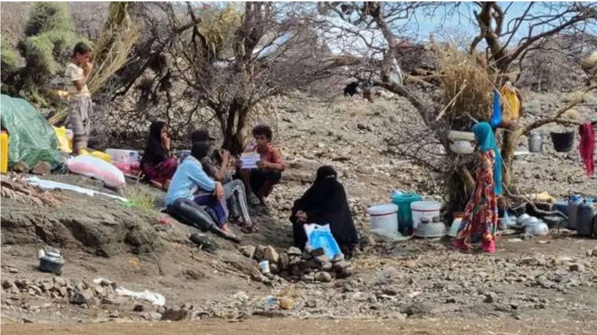 ست سنوات من المعاناة… نازحو مقبنة والطوير يكابدون أوضاعًا إنسانية قاسية في مخيمات مؤقتة