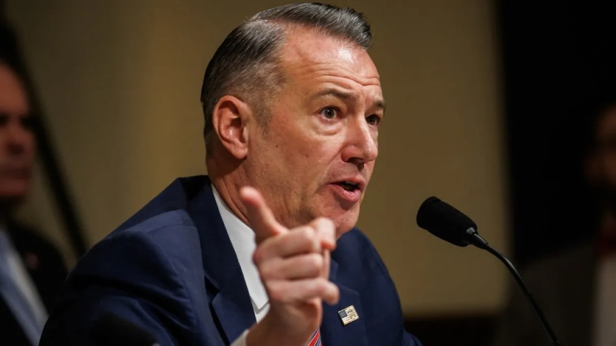 مدير بالإنابة لـ ICE يكشف عن 1.6 مليون أمر ترحيل نهائي نصفهم مدانون جنائياً