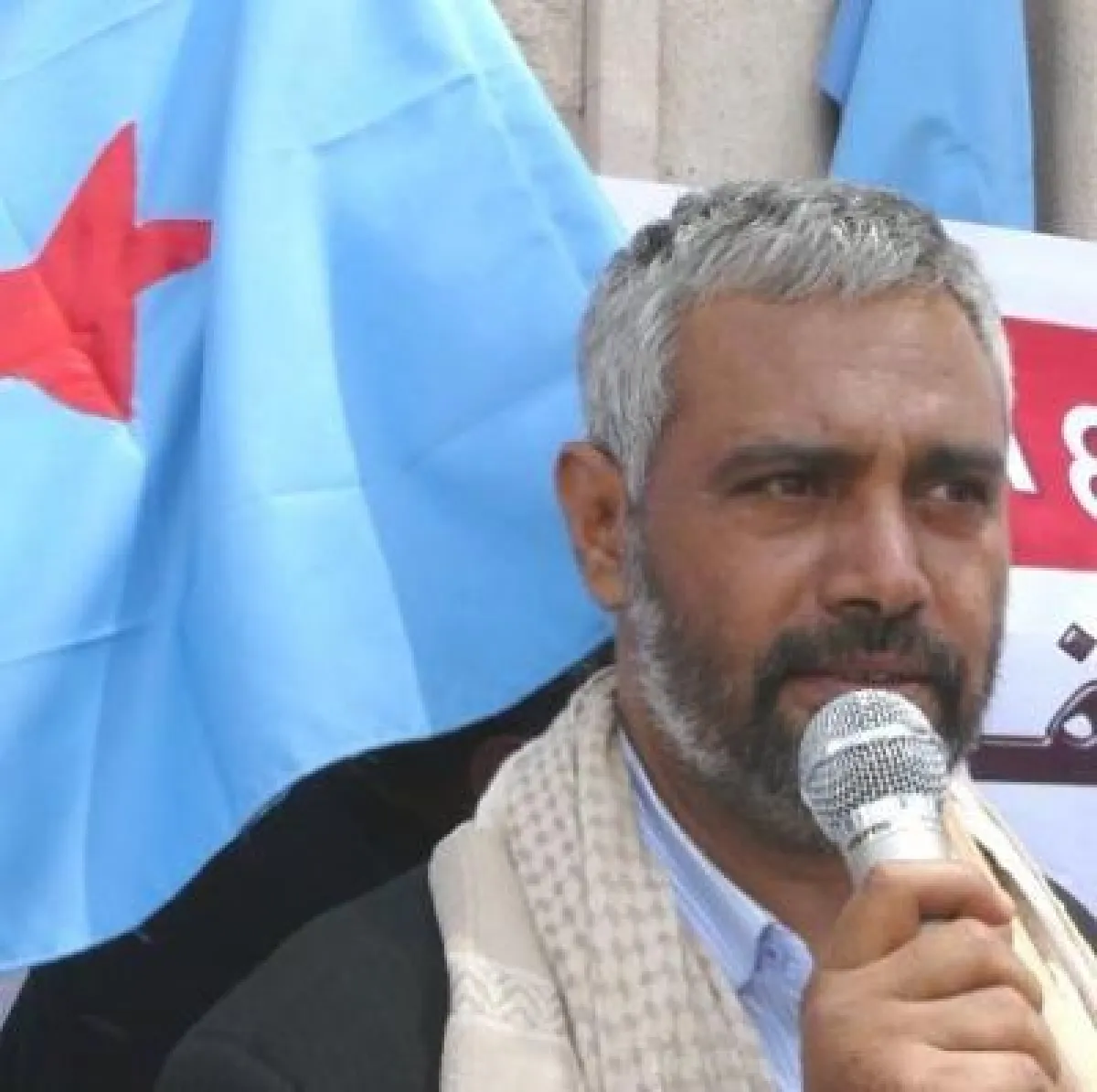 محمد المقالح ينتقد خطاب سلطة صنعاء بشأن مغادرة رؤوس الأموال ويصفه بالمتناقض