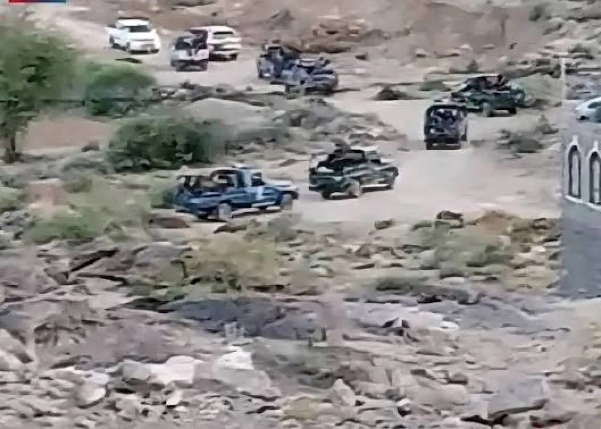 حصار مطبق ومداهمات واختطافات واشتباكات دامية..  الحوثيون يرتكبون جريمة جديدة بحق ابناء حي الحفرة برداع البيضاء