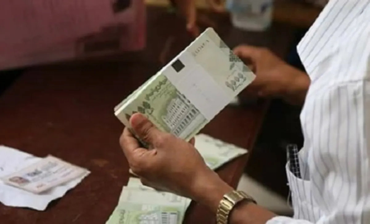 مالية الحوثي تتنصل من صرف مرتبات الموظفين