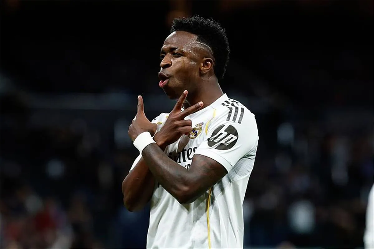 تصريحات فينيسيوس تثير الجدل حول مستقبل نجم ليفربول دومينيك سوبوسلاي