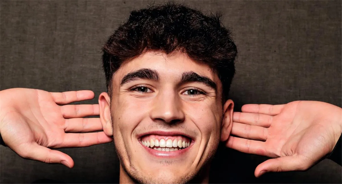 شاب برشلونة كوبارسي يكشف قدوته في ليفربول ولحظة صدمة ليفاندوفسكي