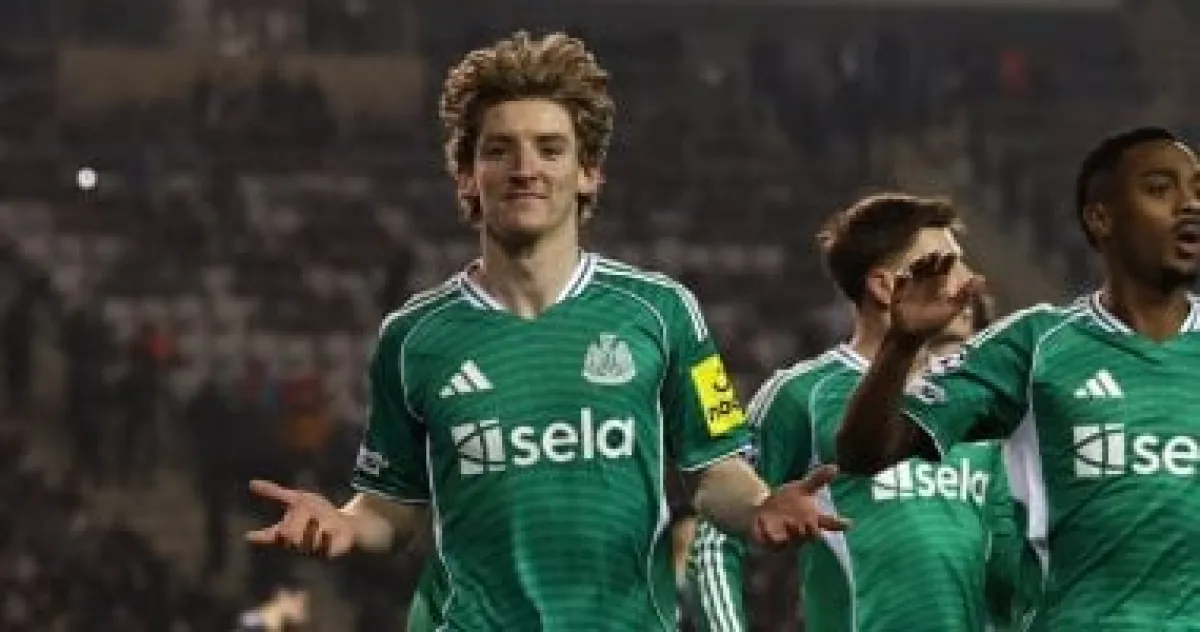 جوردون يحطم الأرقام القياسية ونيوكاسل يكتسح قره باغ 6-1 في دوري الأبطال