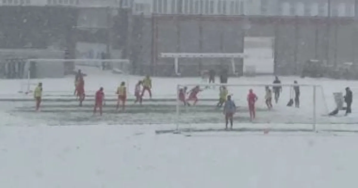 بايرن ميونخ يتدرب تحت الثلوج استعداداً لمواجهة فرانكفورت في البوندسليغا