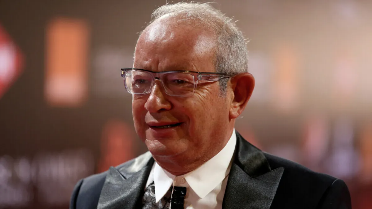 ساويرس يكشف عن خسارة 500 مليون يورو بسبب "قرار غاضب"