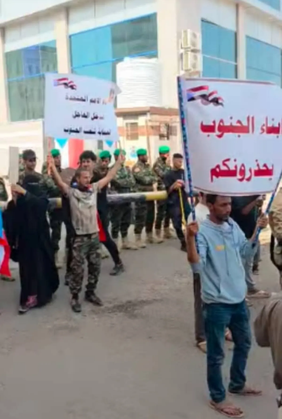 دعوات لإنهاء الفوضى وإثبات سلطة الدولة في العاصمة المؤقتة عدن