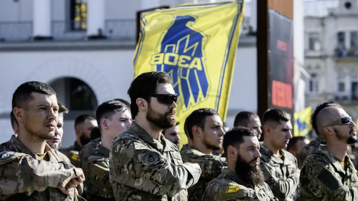 نائب بريطاني سابق يعلن انضمامه لواء "آزوف" الأوكراني المثير للجدل