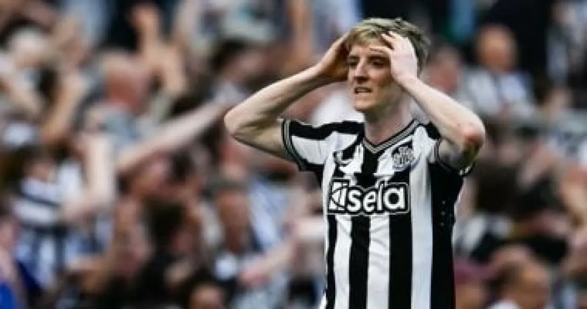 جوردون ينضم لقائمة نادرة: رباعية تاريخية في دوري الأبطال