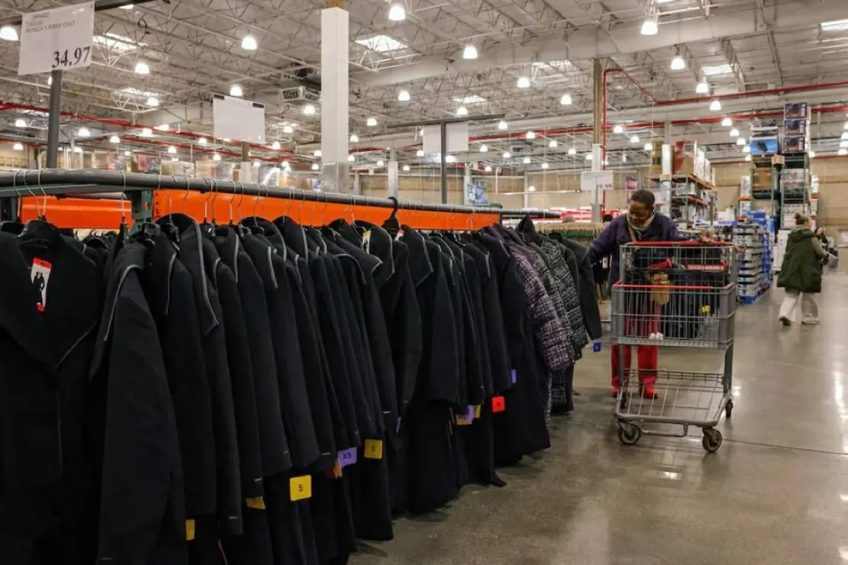 تضخم النفقات الاستهلاكية الأمريكية يتجاوز التوقعات في ديسمبر