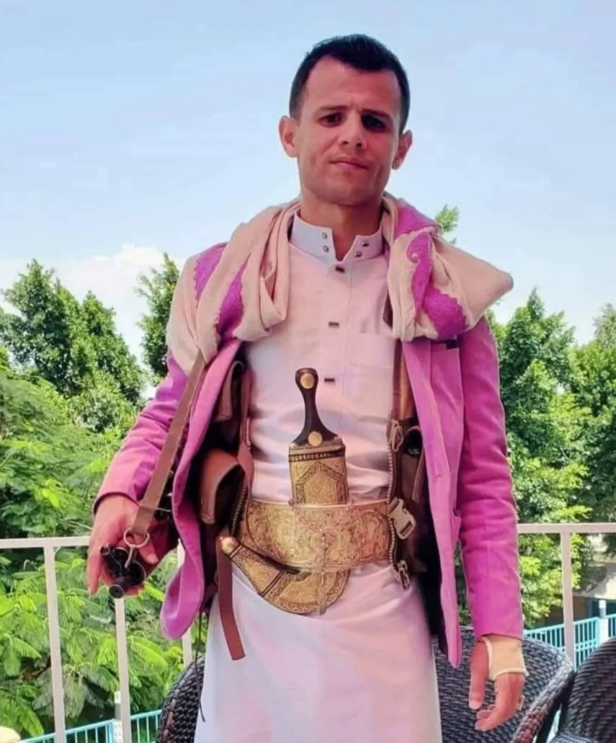 دفن مجاهد الشعيبي وأسرته تتهم الجهات الأمنية بتشويه جثمانه