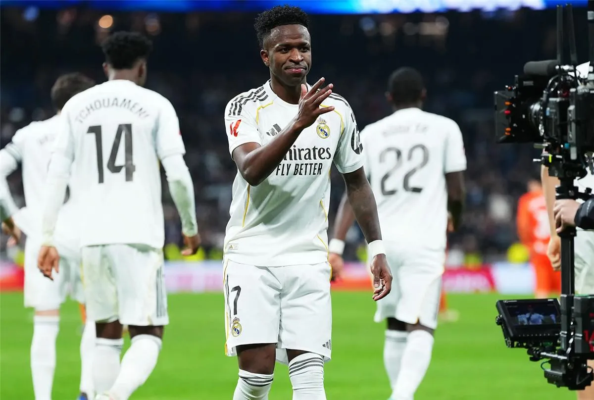 ريال مدريد يواجه أوساسونا بتشكيلة معدلة وسط صدارة الليغا وغياب هويسن