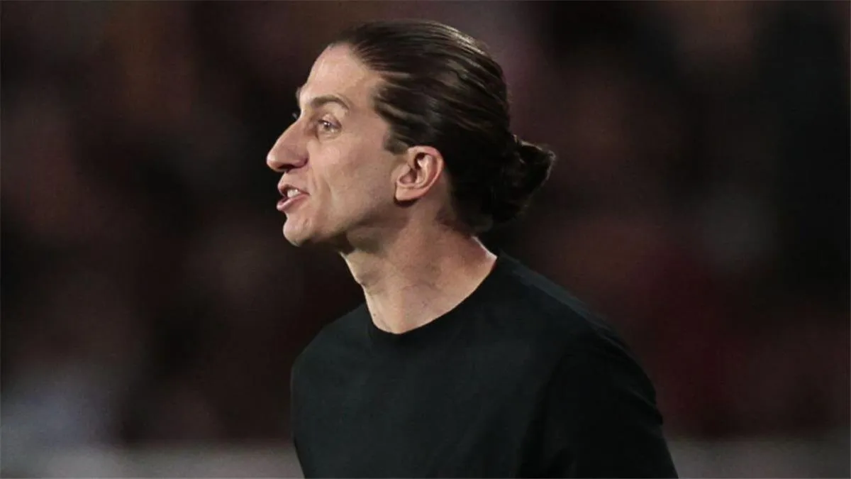 فيليبي لويس يدعم فينيسيوس بقوة: العنصرية جريمة.. ويؤكد حبه للأرجنتين