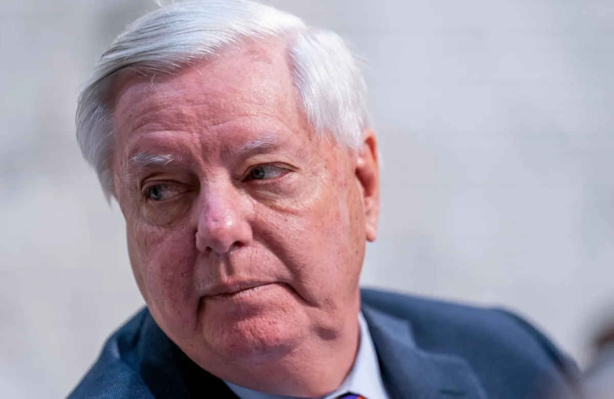 غراهام يحث ترامب على تجاهل المحذرين من توجيه ضربات لإيران