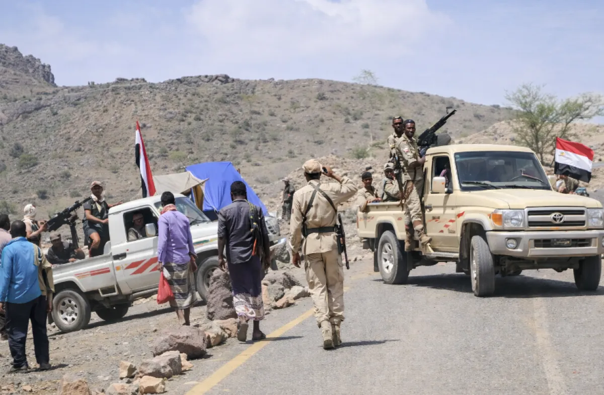 القبض على ضابط استخبارات وإمداد حوثي وصل إلى نقطة أمنية بالضالع عن طريق الخطأ